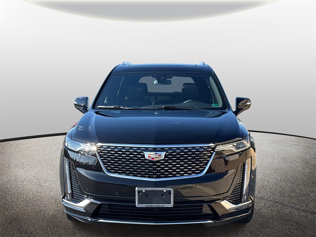 Used 2025 Cadillac XT6 Luxury image 8