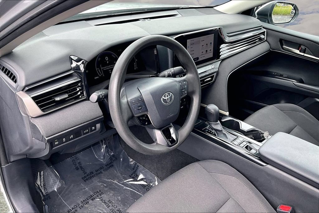 Used 2025 Toyota Camry LE FWD image 17