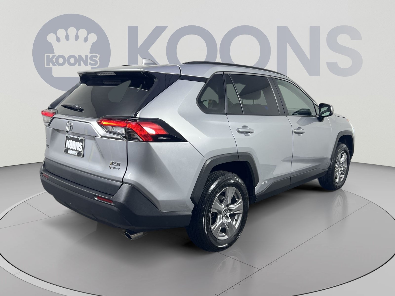 Used 2025 Toyota RAV4 XLE AWD/4WD image 5