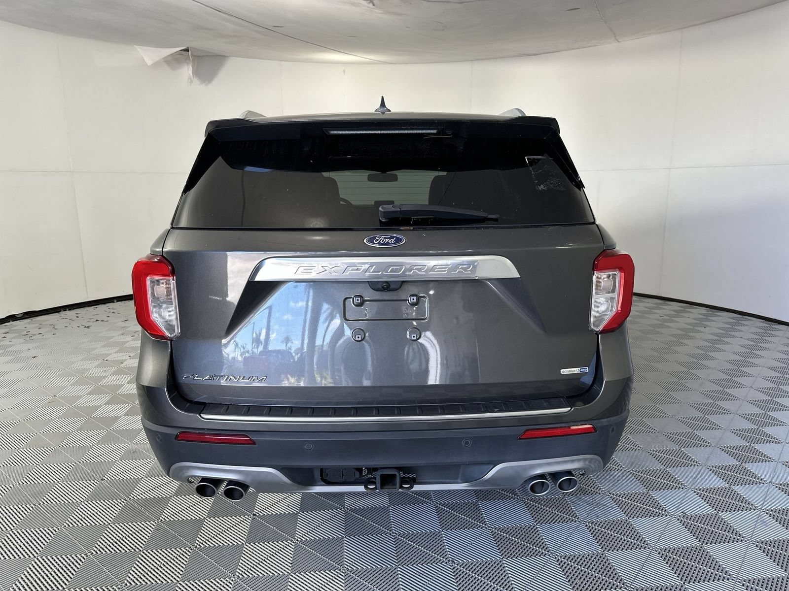 Used 2020 Ford Explorer Platinum w/ Premium Technology Package AWD/4WD image 7
