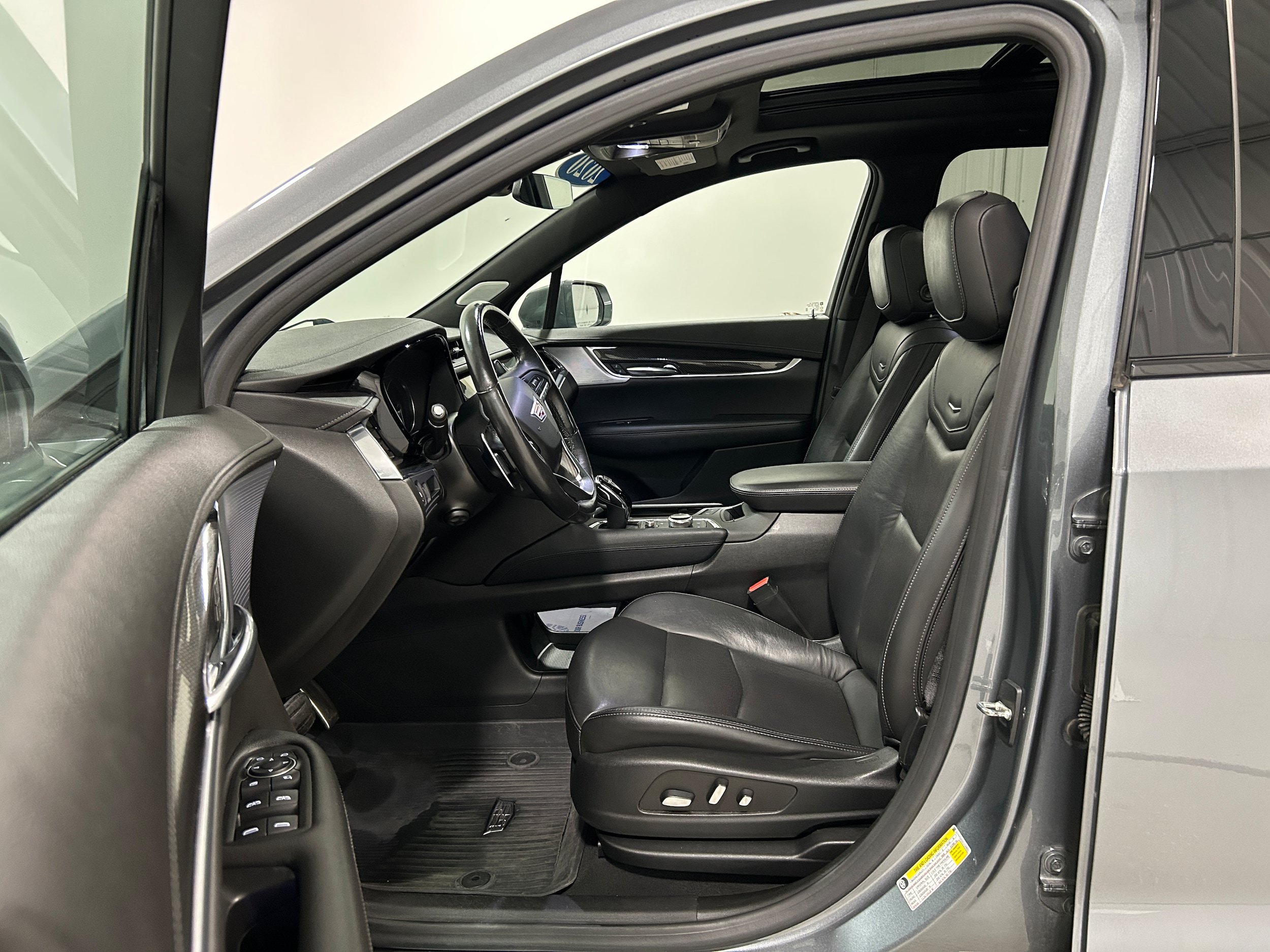 Used 2020 Cadillac XT6 Sport AWD/4WD image 4