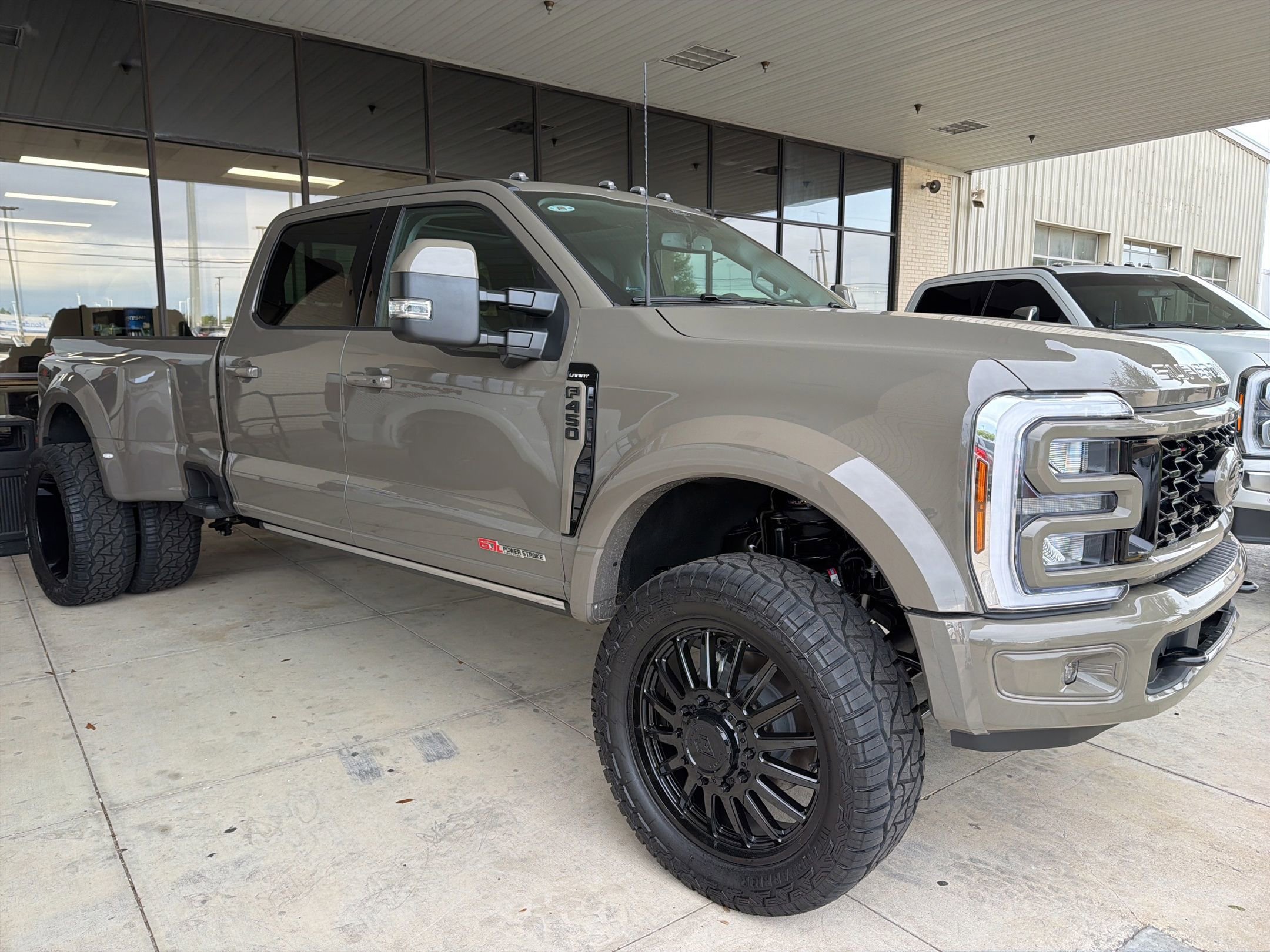 Used 2026 Ford F450 Lariat image 8
