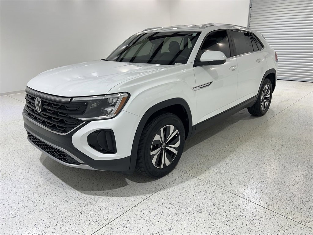 Used 2025 Volkswagen Atlas Cross Sport SE image 4