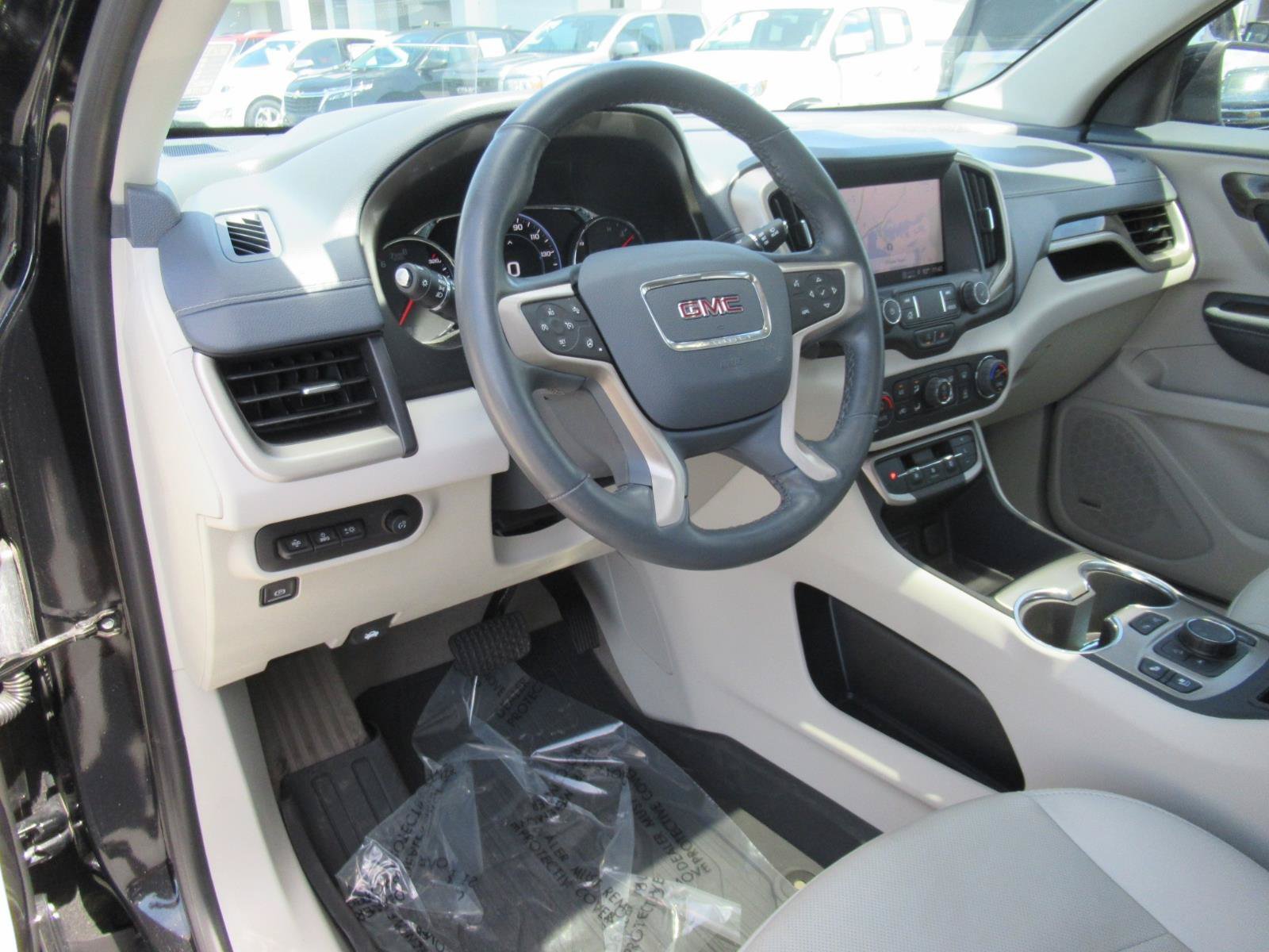 Certified 2024 GMC Terrain Denali w/ Black Diamond Edition AWD/4WD image 17