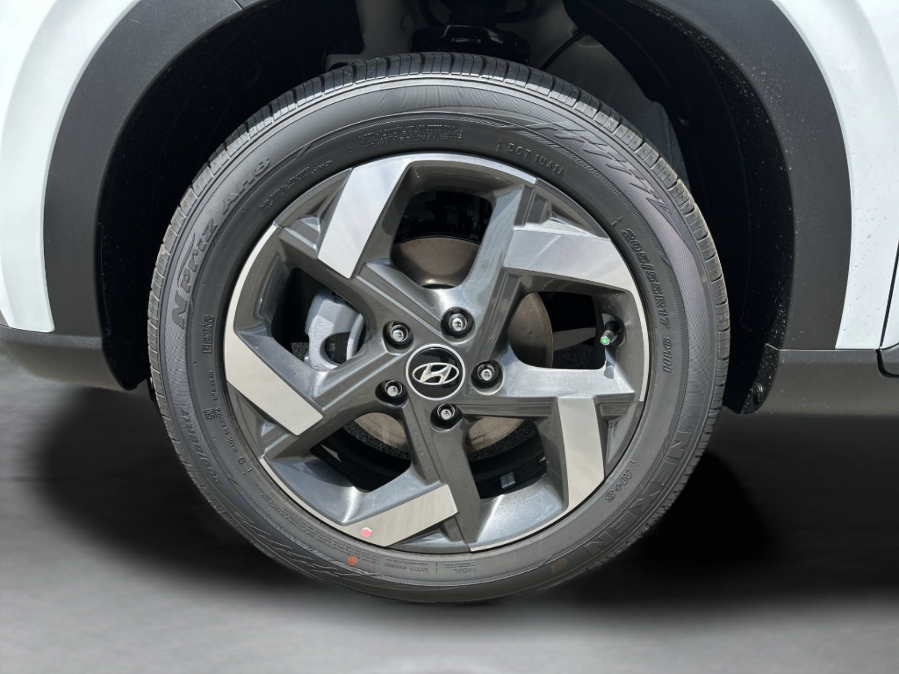 New 2026 Hyundai Venue SEL FWD image 28