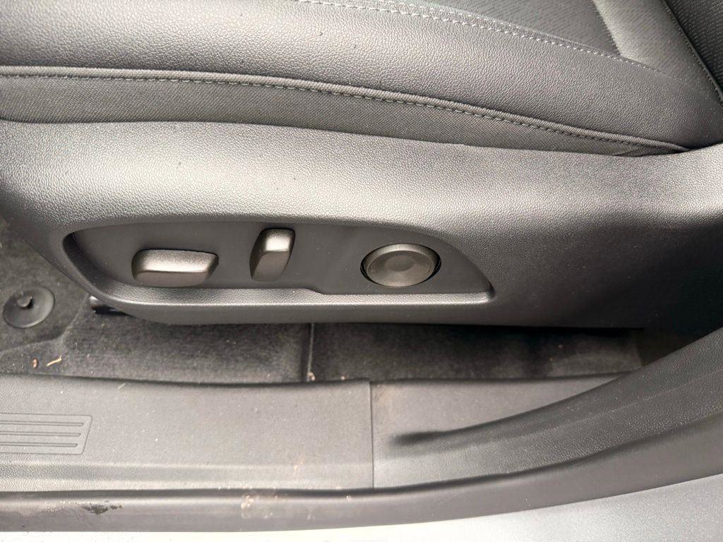 New 2026 Chevrolet Equinox LT w/ Convenience Package II image 6