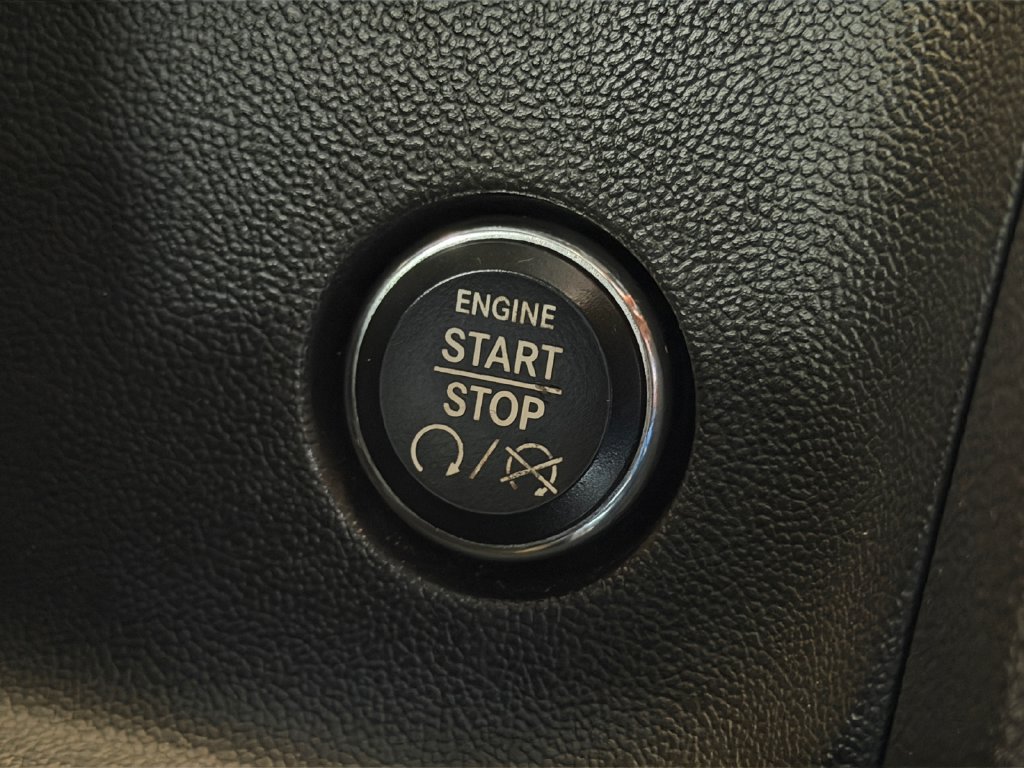 Used 2010 Dodge Challenger SRT8 w/ SRT Option Group II RWD image 33