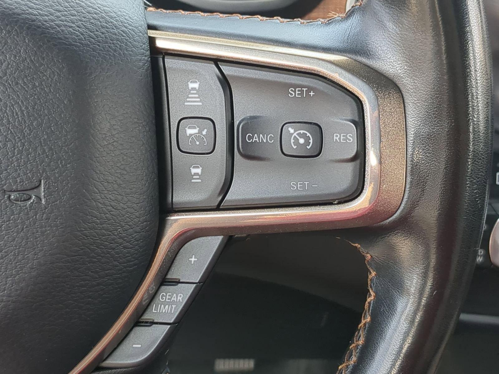 Used 2020 RAM 1500 Limited image 31