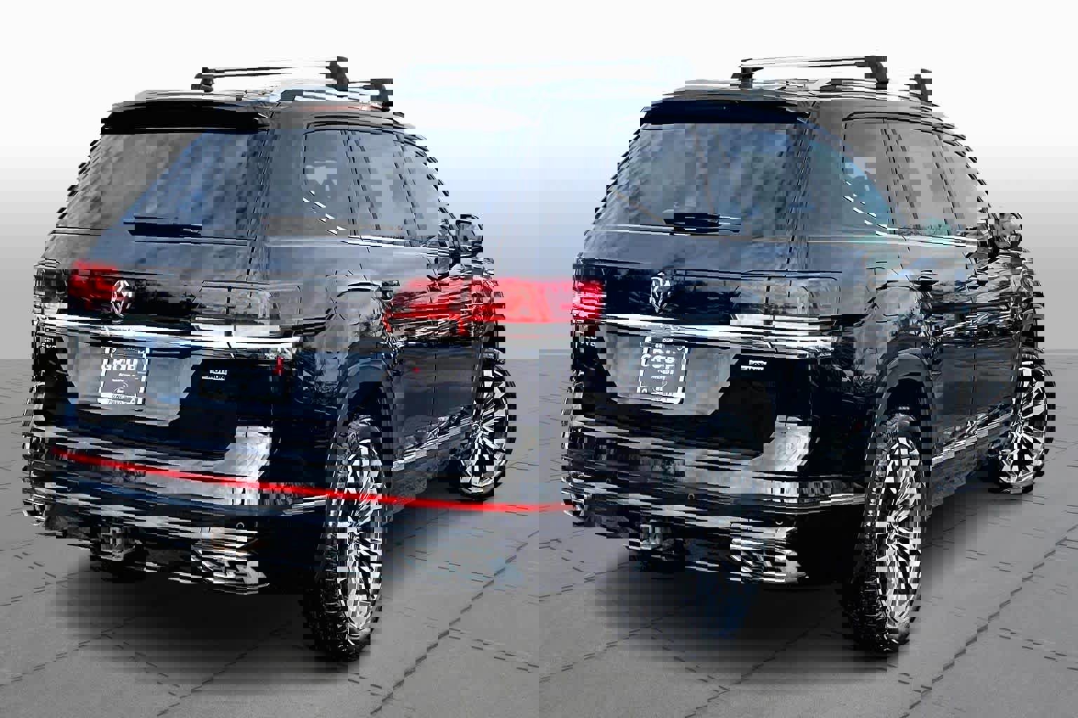 Used 2021 Volkswagen Atlas SEL R-Line image 13