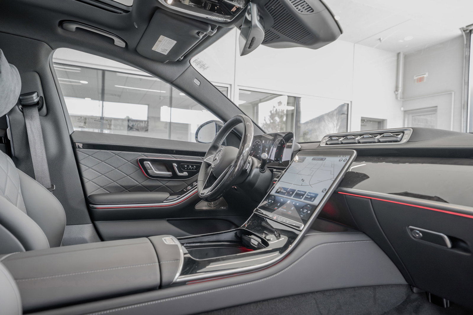 New 2025 Mercedes-Benz S 500 4MATIC image 18