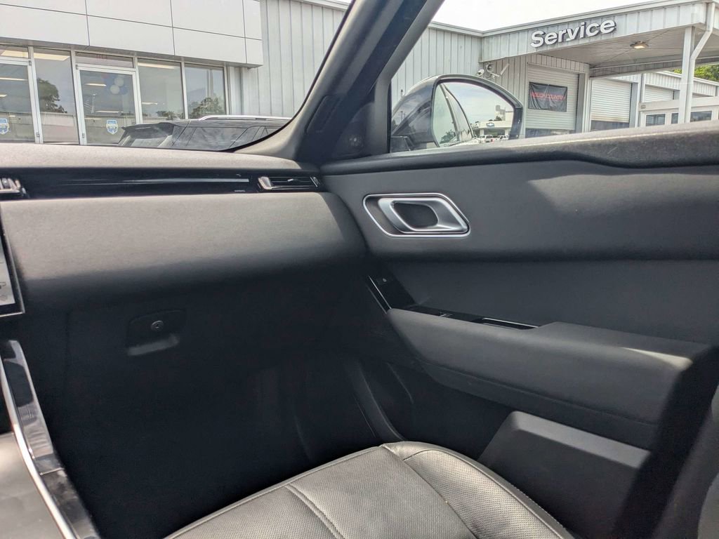 Used 2025 Land Rover Range Rover Velar Dynamic SE AWD/4WD image 17