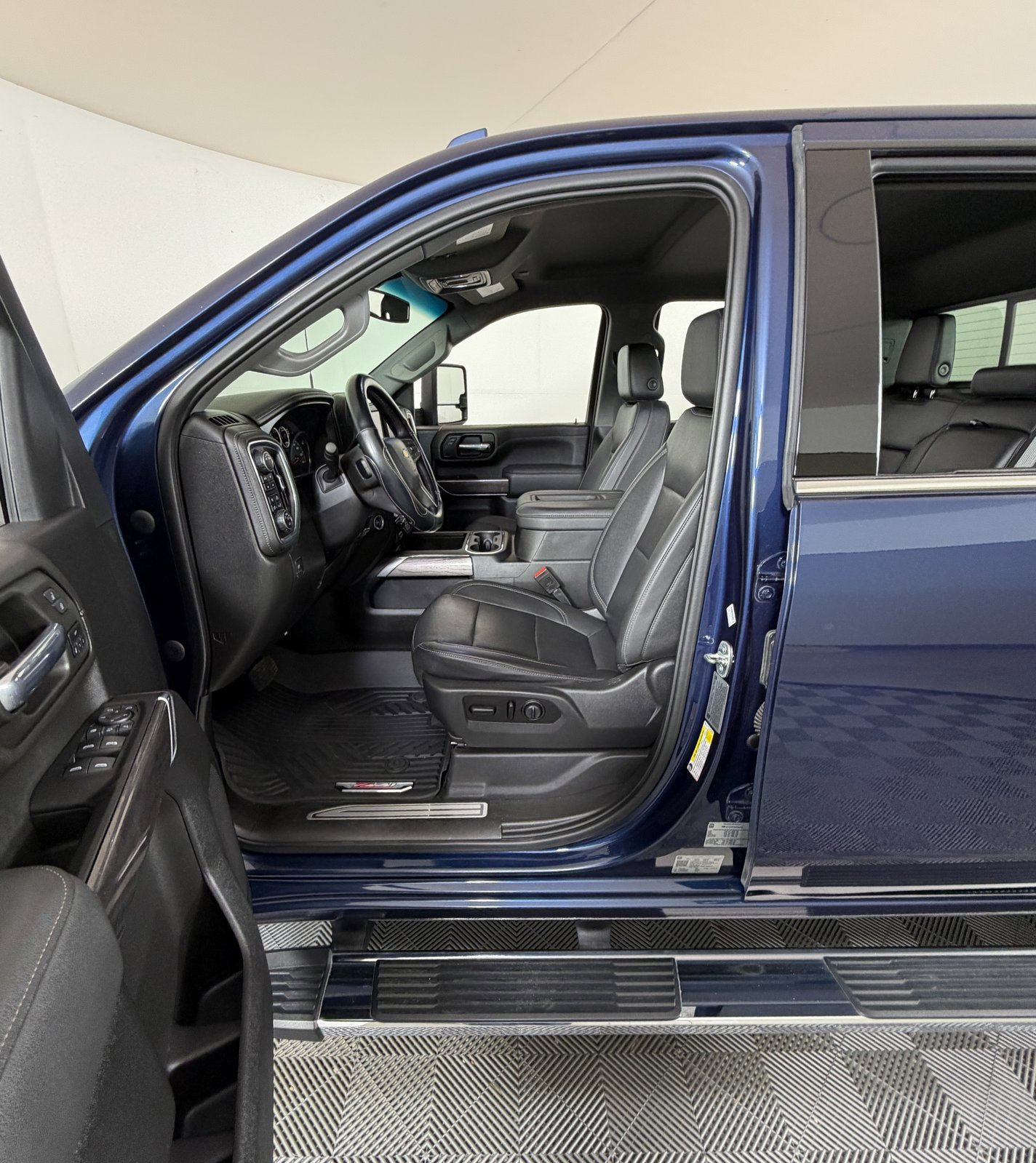 Used 2021 Chevrolet Silverado 2500 LTZ image 8