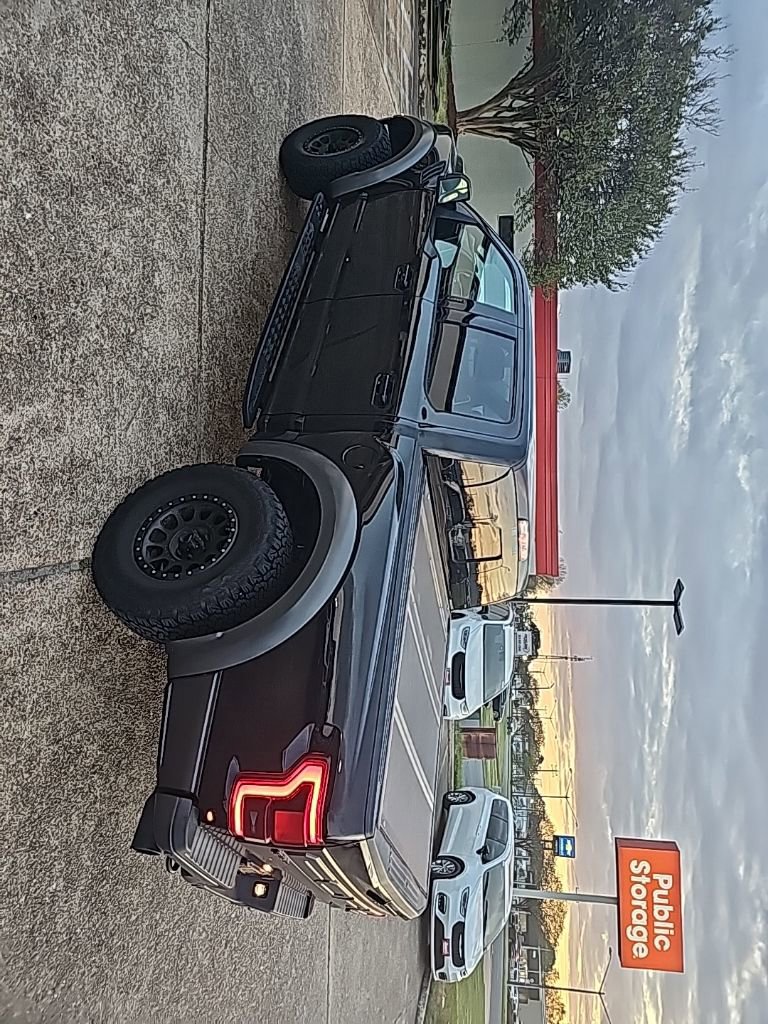 Used 2017 Ford F150 Raptor w/ Equipment Group 802A Luxury image 10