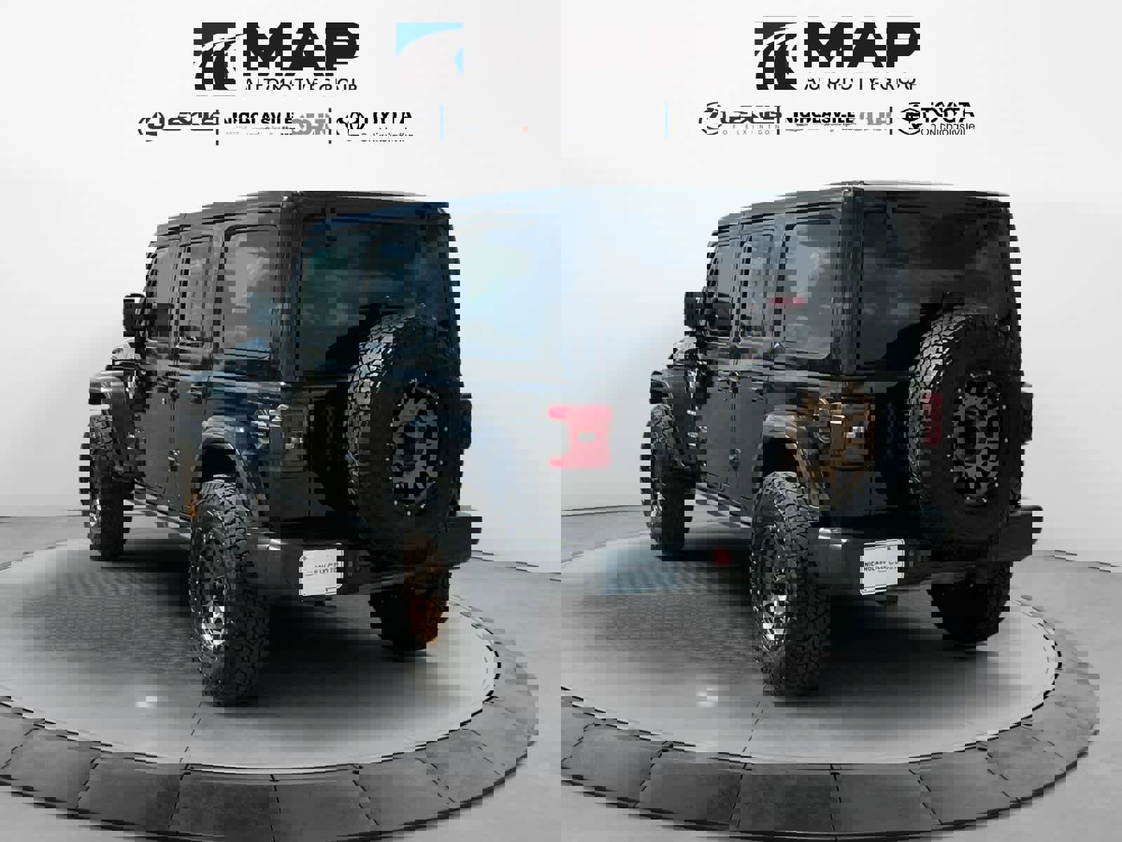 Used 2024 Jeep Wrangler Sahara w/ Technology Group image 3