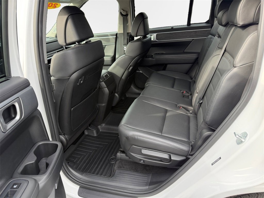 Used 2024 Hyundai Santa Fe Limited image 24