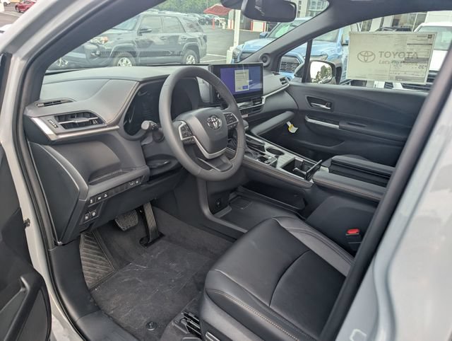 New 2026 Toyota Sienna XLE Woodland Edition AWD/4WD image 11
