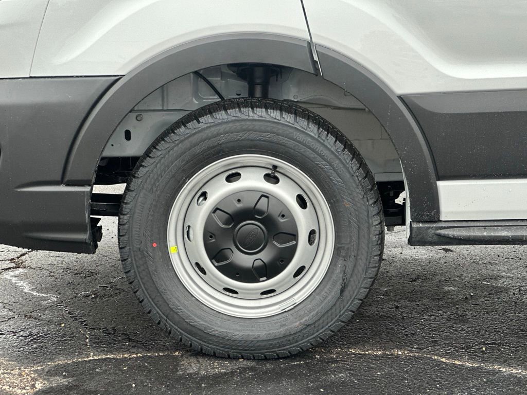 New 2026 Ford Transit 250 148 Medium Roof RWD image 23