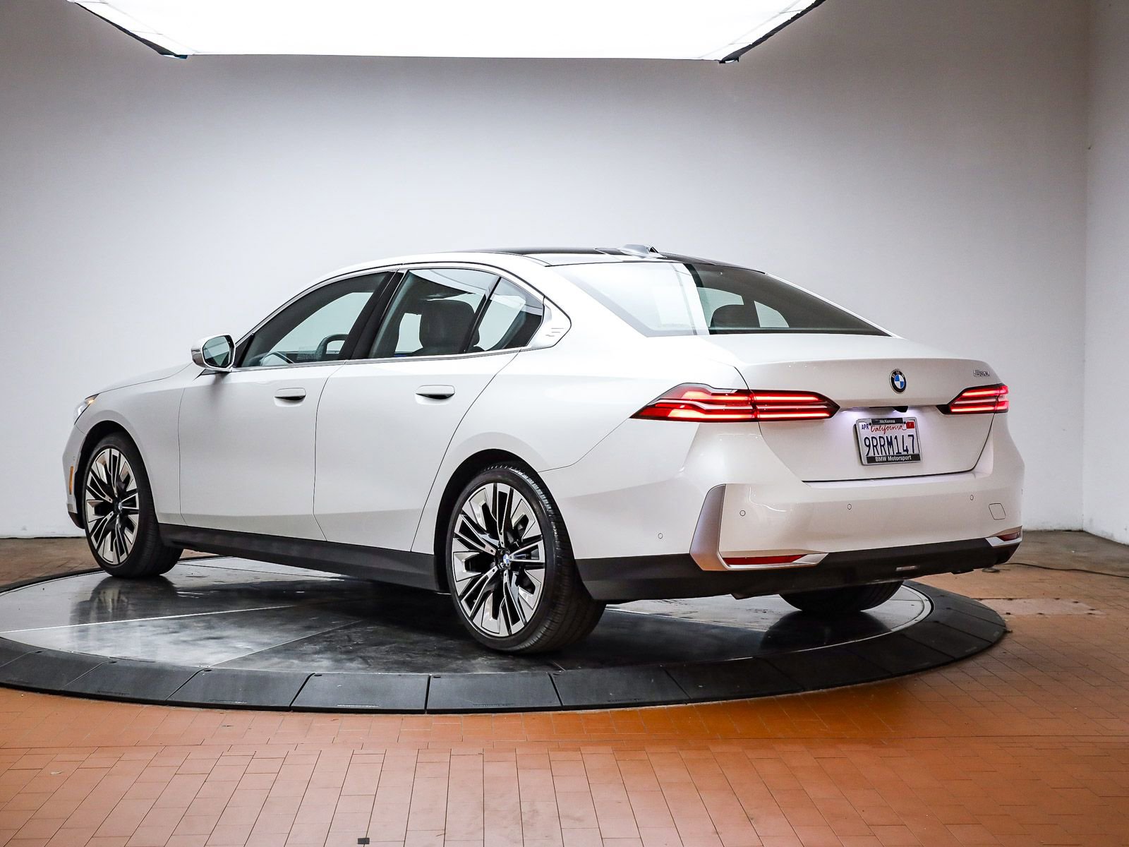 Used 2025 BMW 530i w/ Premium Package image 2