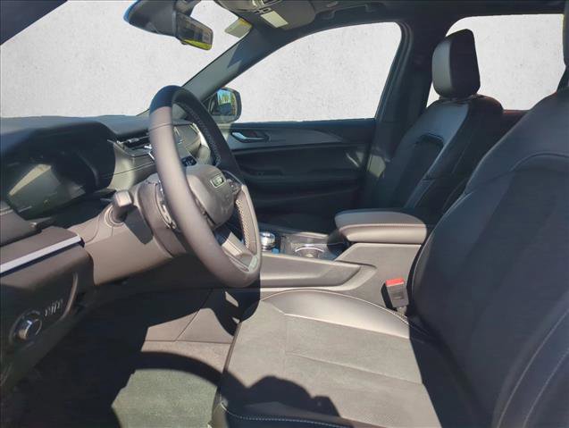 New 2025 Jeep Grand Cherokee Altitude image 3