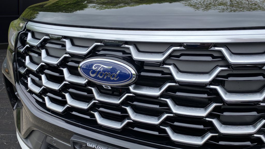 New 2026 Ford Explorer Platinum w/ LUX Leather Package AWD/4WD image 46