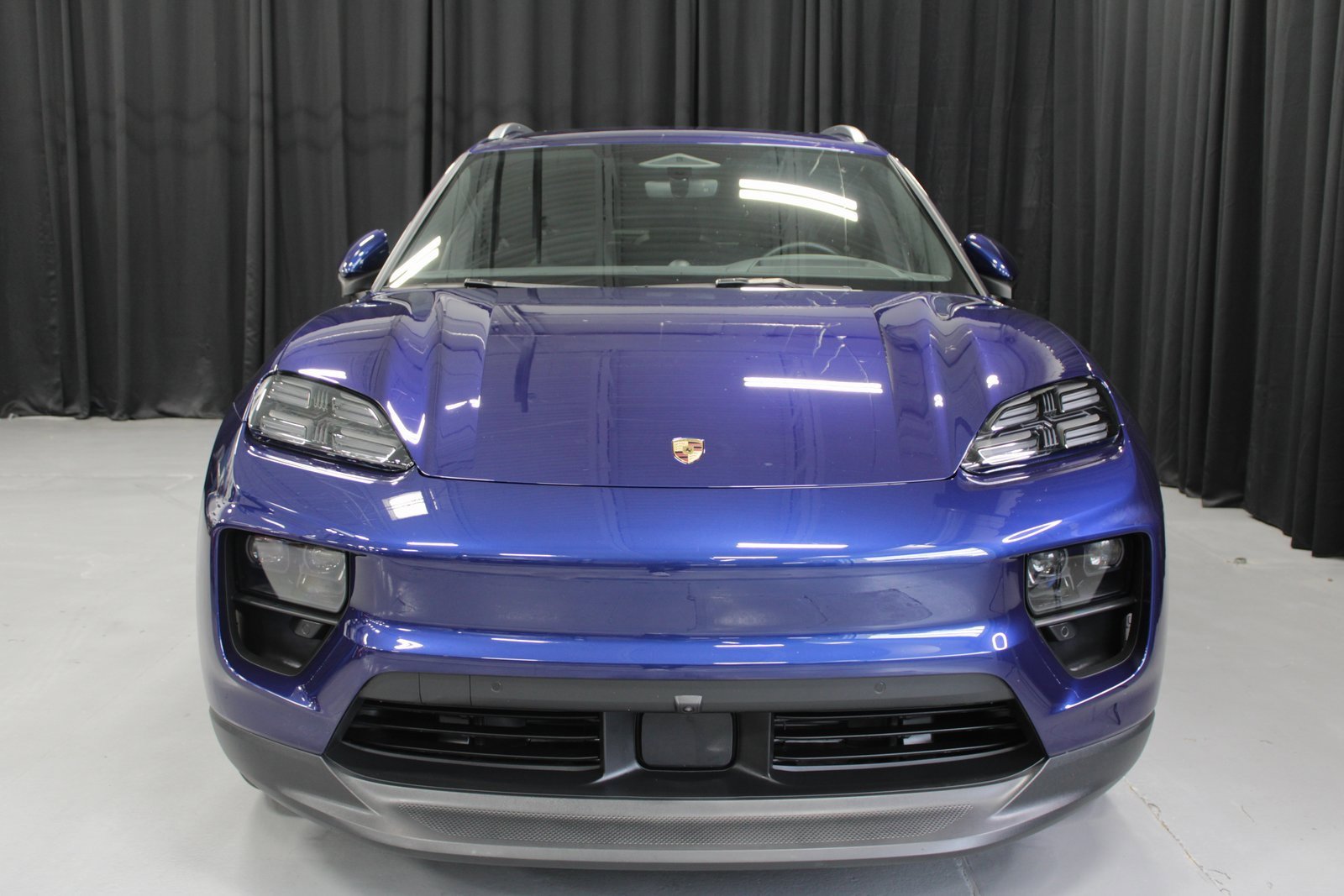 Certified 2024 Porsche Macan 4 Electric image 10