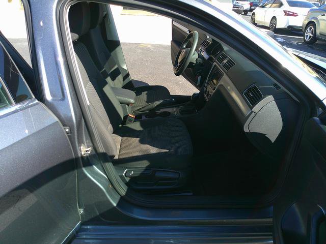 Used 2016 Volkswagen Passat 1.8T S image 5