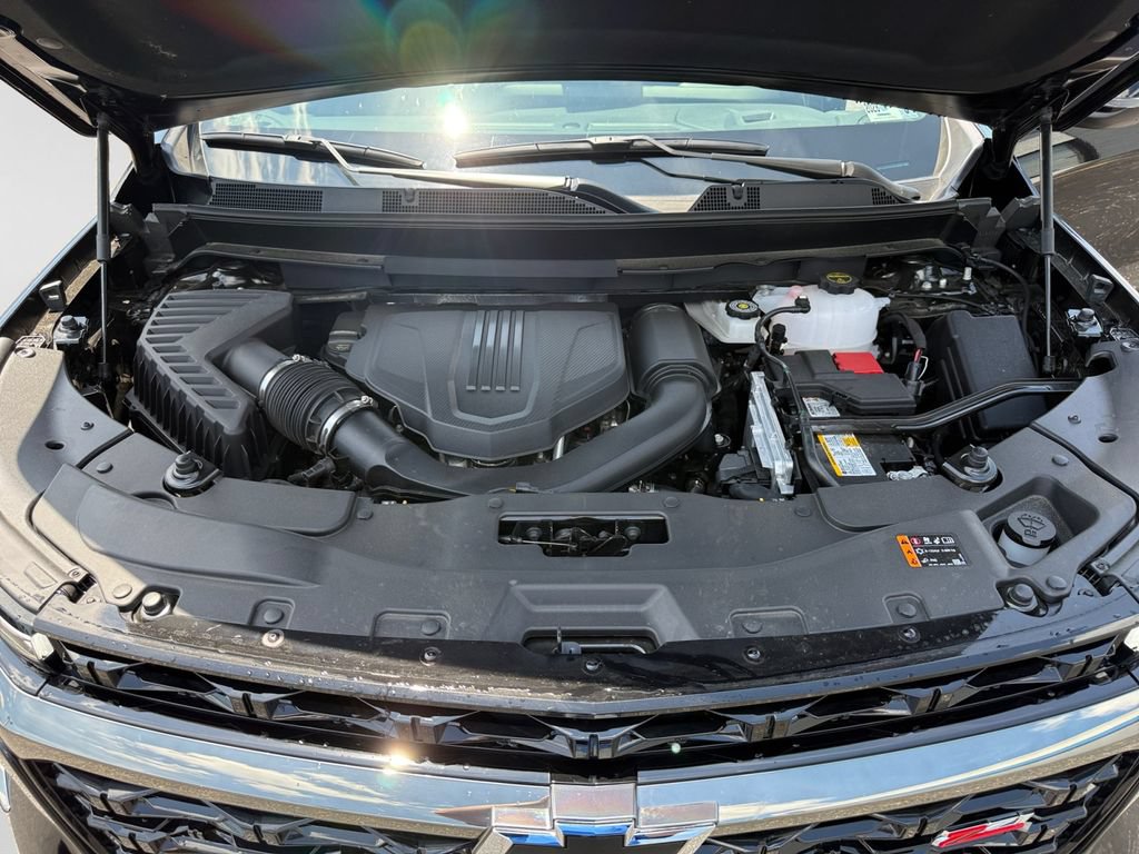 Used 2026 Chevrolet Traverse Z71 w/ LPO, Floor Liner Package AWD/4WD image 32