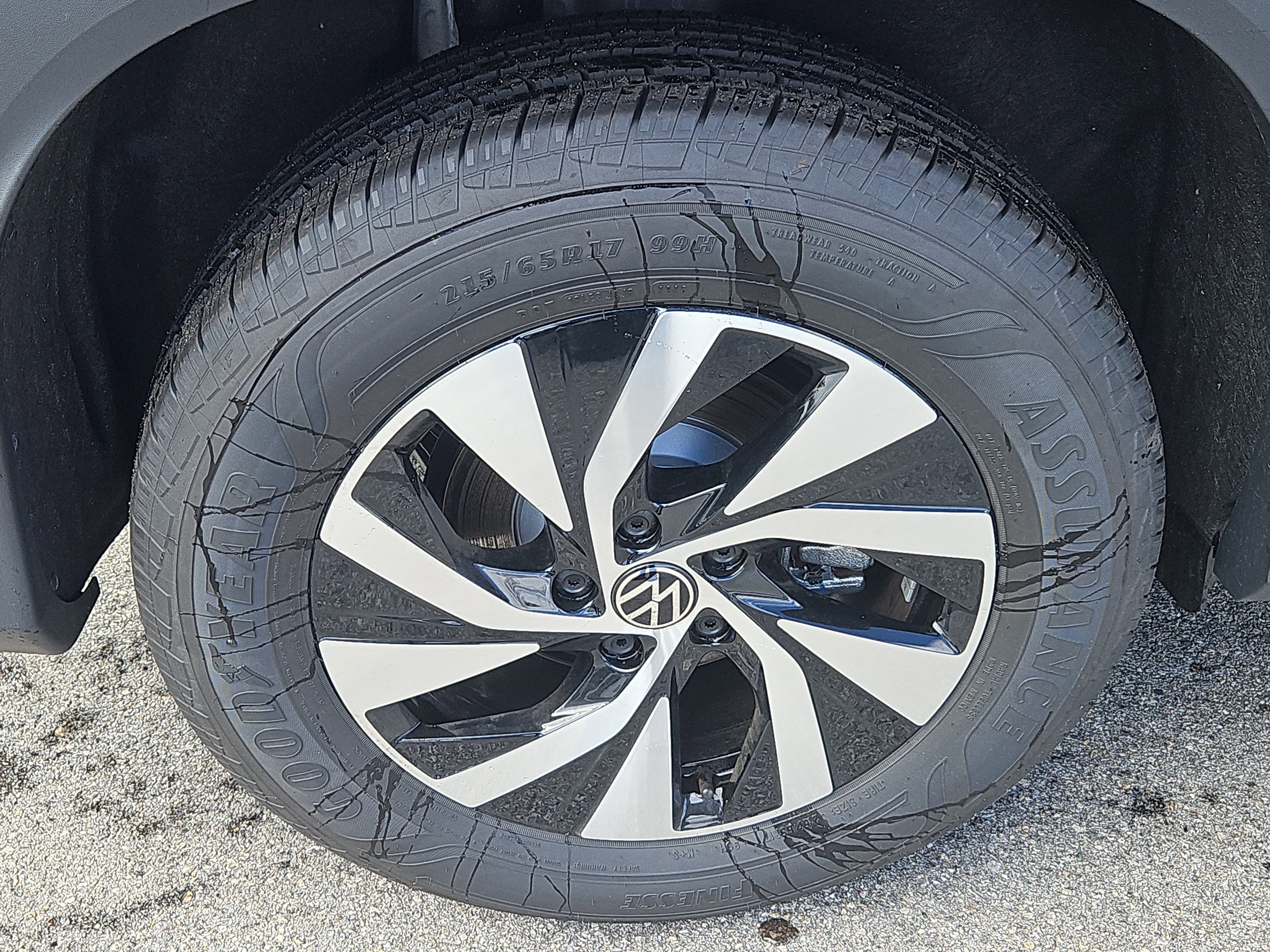 New 2025 Volkswagen Tiguan S image 3