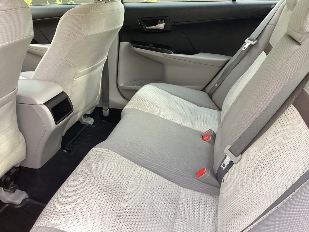 Used 2013 Toyota Camry LE FWD image 4