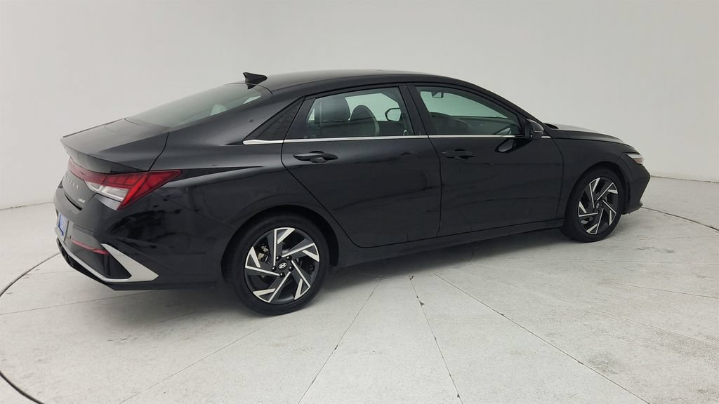 Used 2024 Hyundai Elantra Limited FWD image 7