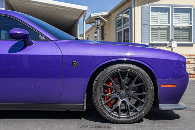 Used 2016 Dodge Challenger SRT Hellcat RWD image 11