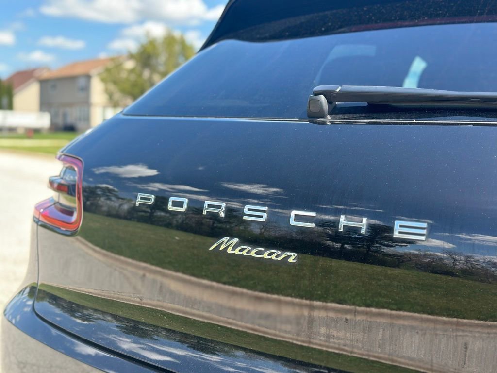 Used 2018 Porsche Macan AWD/4WD image 13