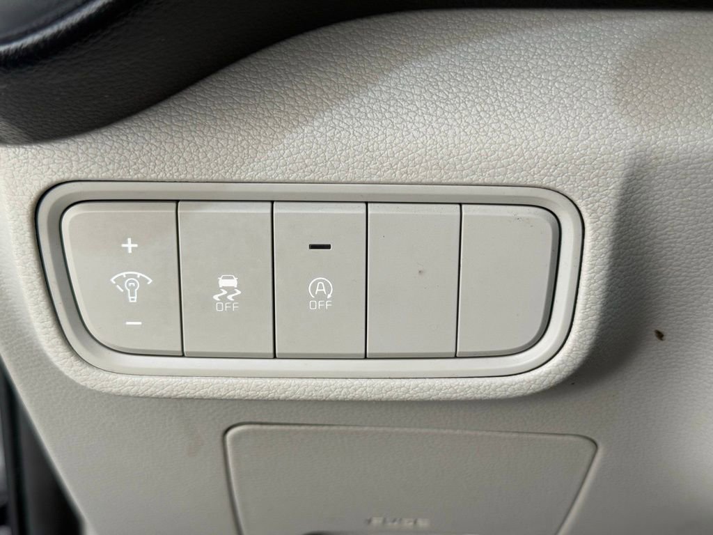 Used 2023 Kia Soul LX image 29