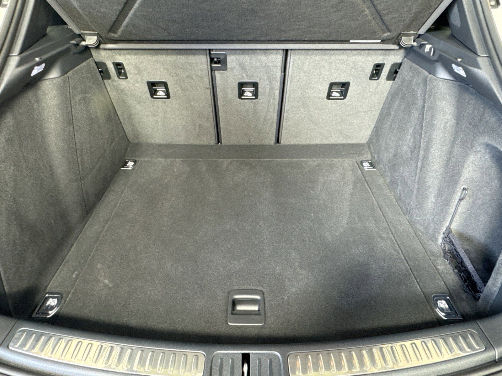 Used 2025 Porsche Macan image 23