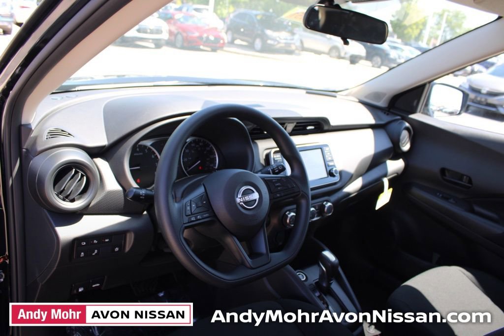 New 2025 Nissan Kicks Play S image 9