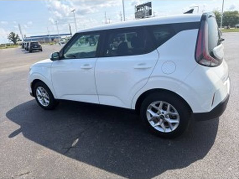 Used 2024 Kia Soul LX w/ Option Group 015 FWD image 6
