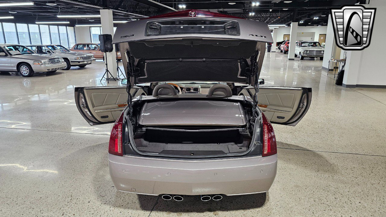 Used 2004 Cadillac XLR image 18