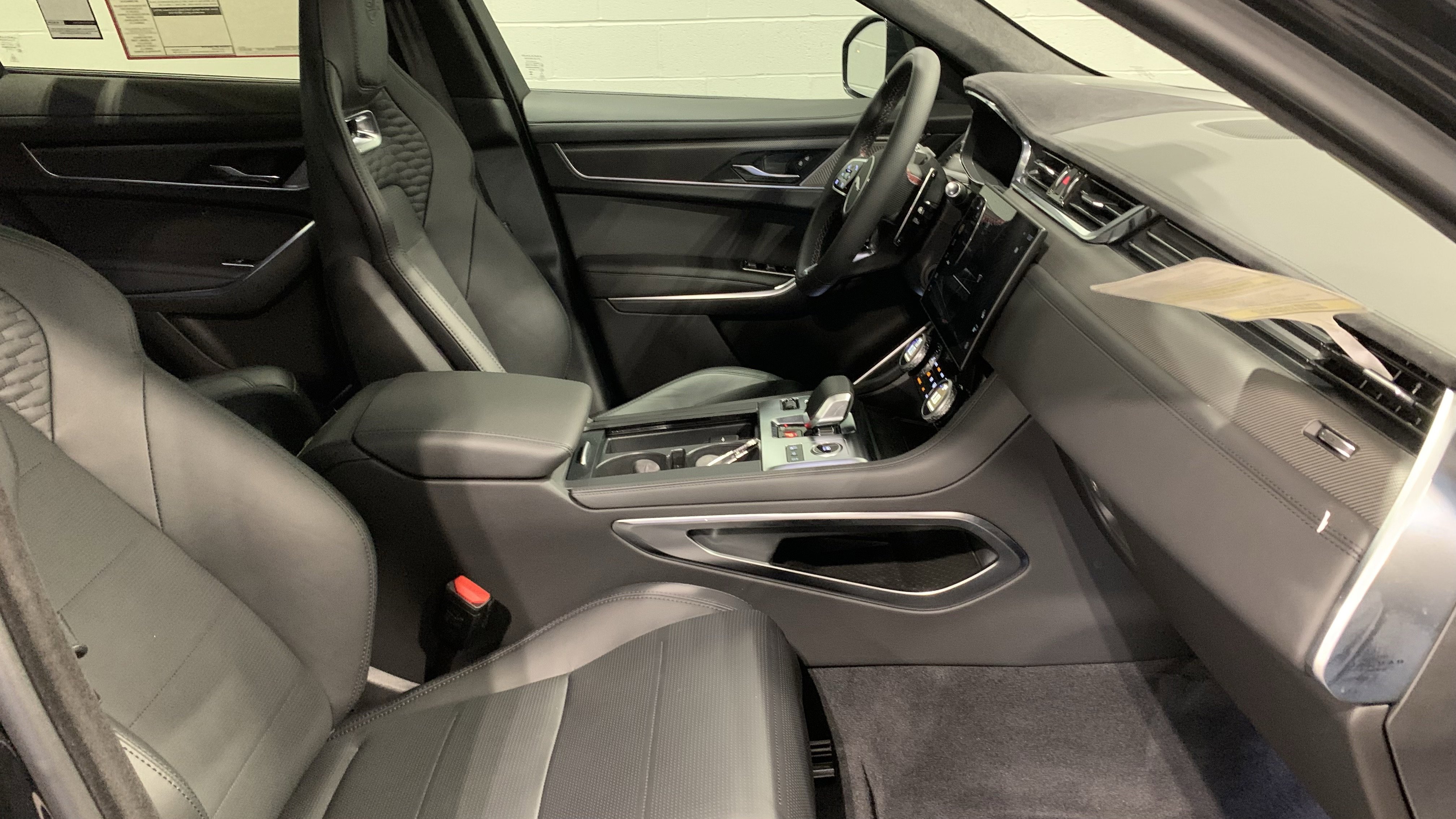 New 2026 Jaguar F-PACE SVR 575 Edition image 14