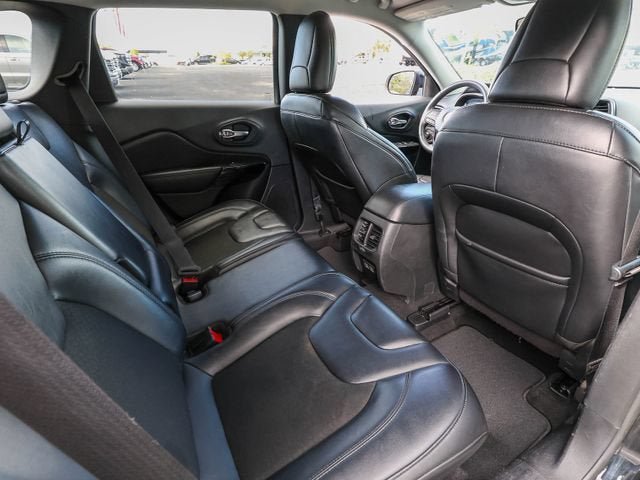 Used 2021 Jeep Cherokee Latitude Plus AWD/4WD image 33