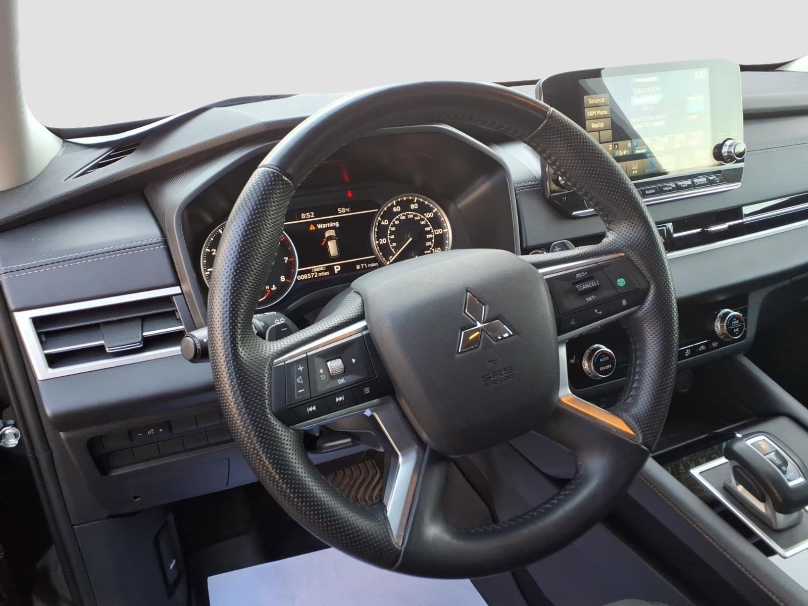 Used 2024 Mitsubishi Outlander SE image 12