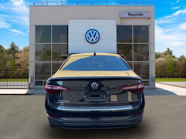 Certified 2023 Volkswagen Jetta SE w/ Panoramic Sunroof Package image 6