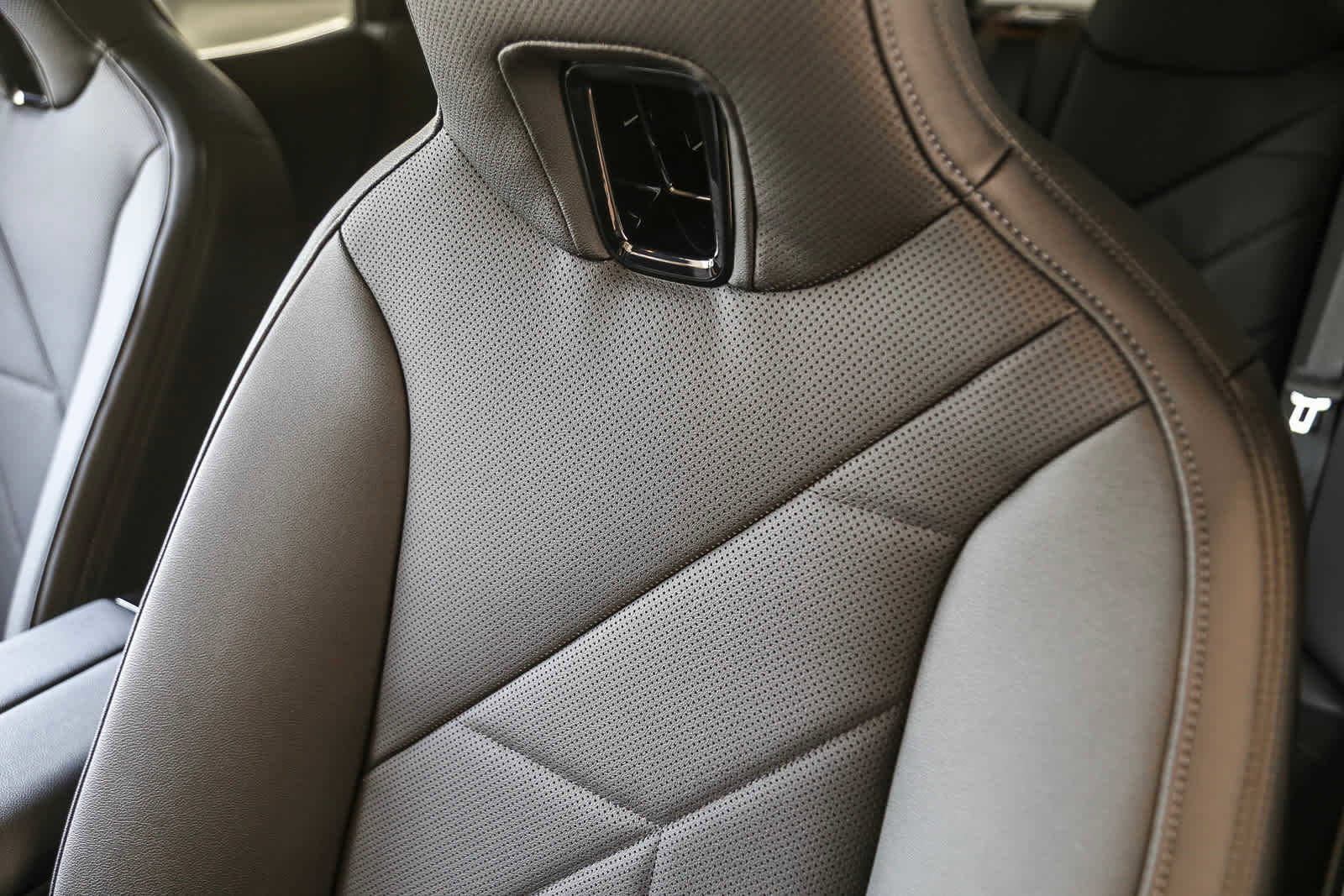 Used 2025 BMW iX xDrive50 image 24