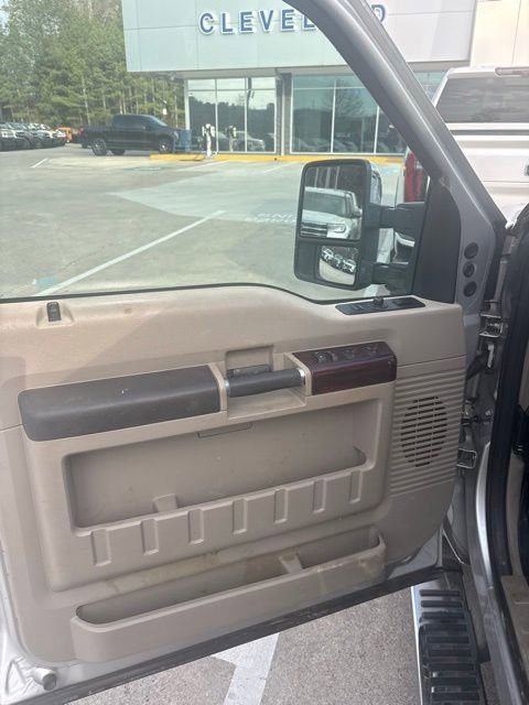 Used 2010 Ford F350 Lariat image 14