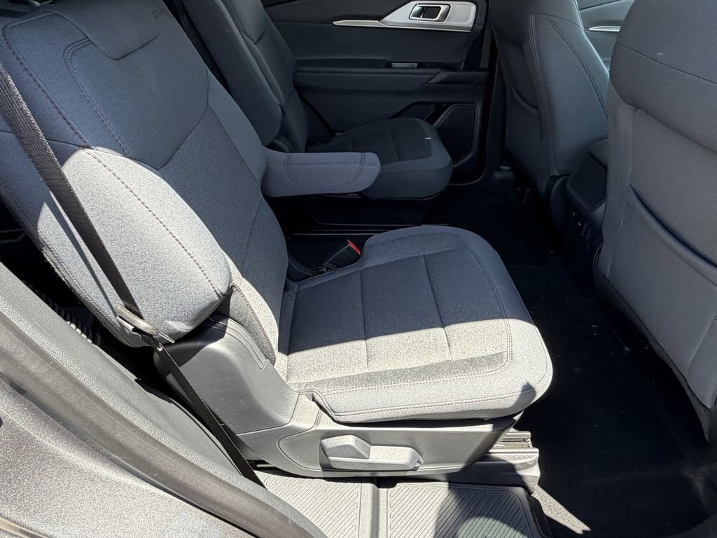 New 2026 Ford Explorer Active RWD image 14