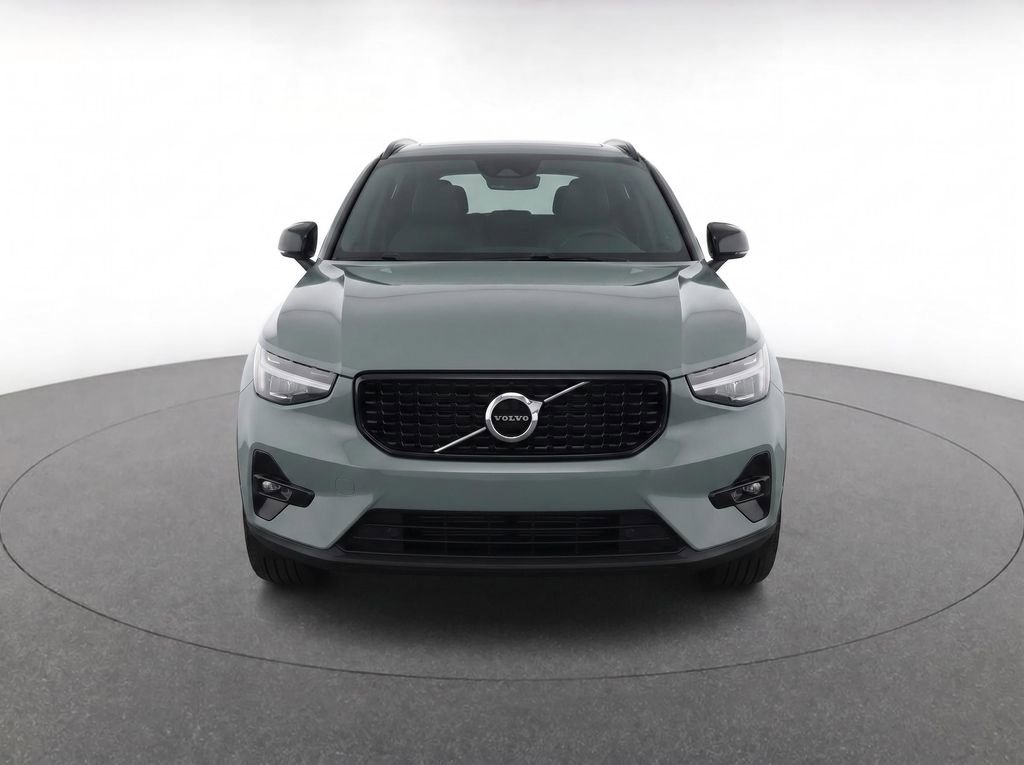 Used 2024 Volvo XC40 B5 Plus w/ Protection Package Premier AWD/4WD image 5