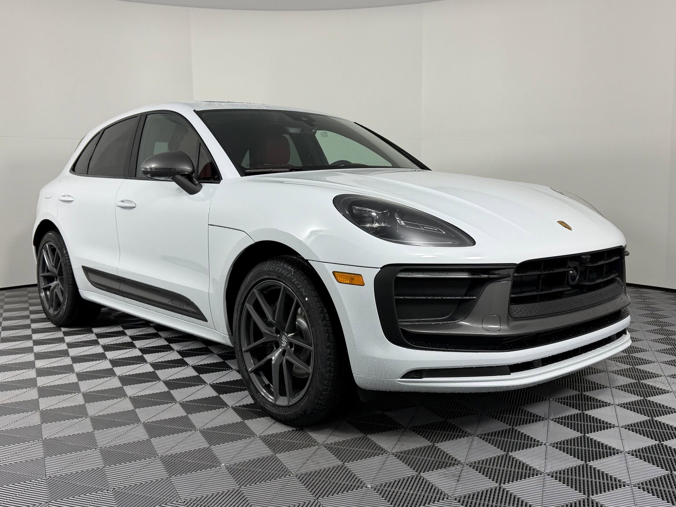New 2026 Porsche Macan Turbo AWD/4WD image 7