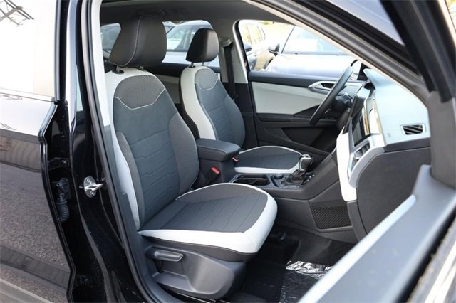 New 2025 Volkswagen Taos SE image 26