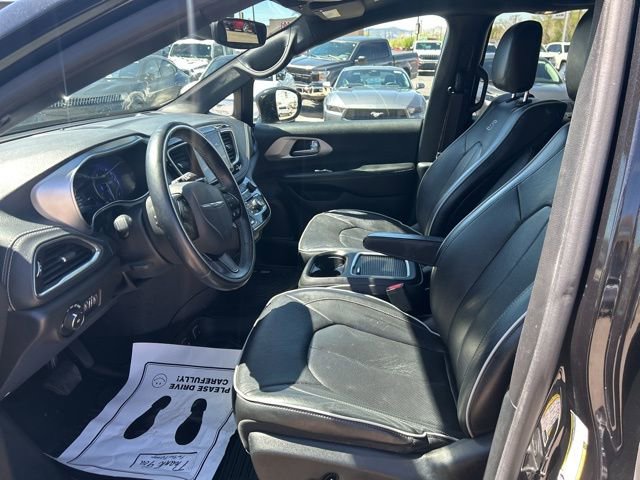Used 2018 Chrysler Pacifica Limited w/ Advanced Safetytec Group FWD image 11
