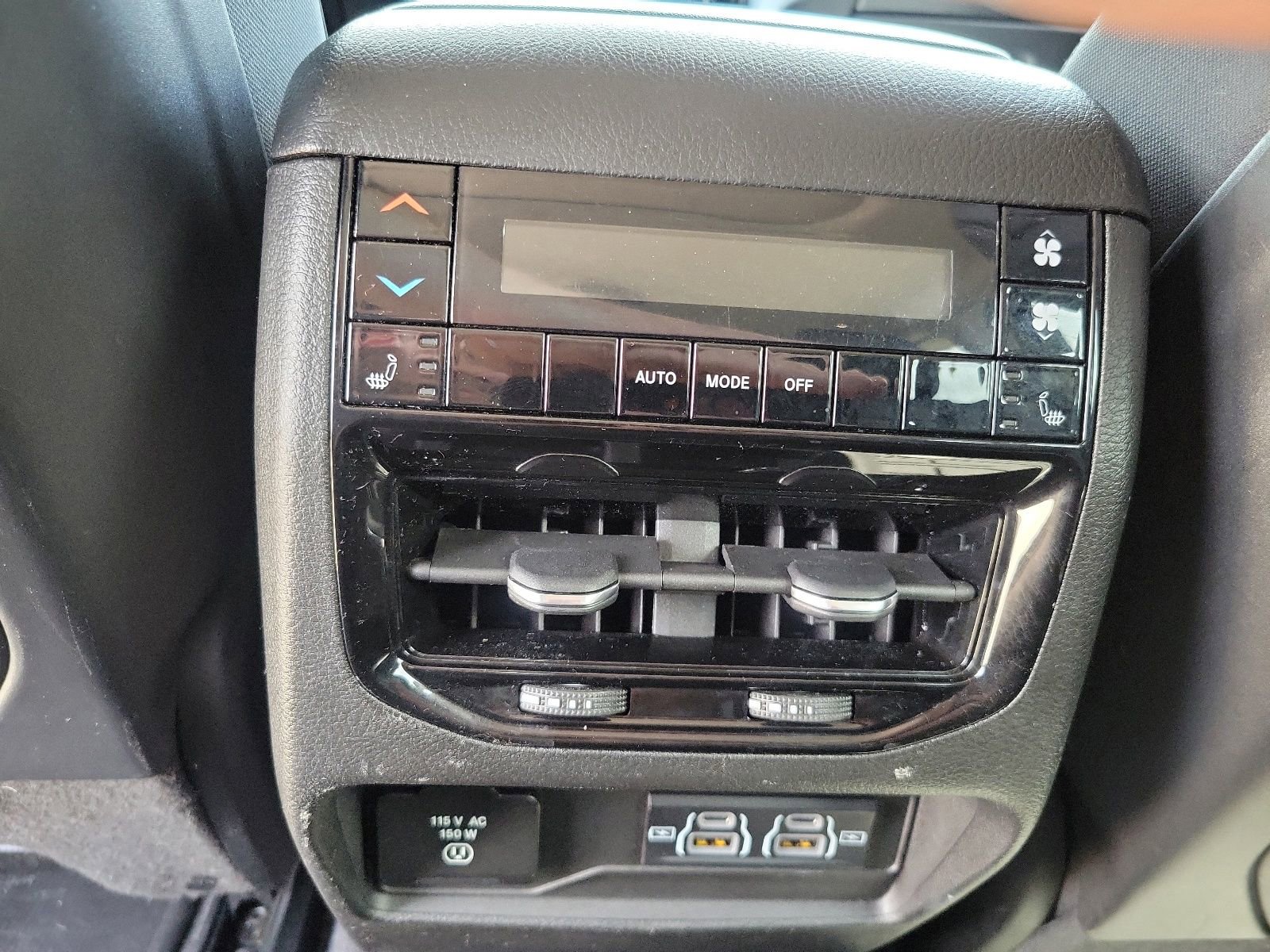 Used 2021 Jeep Grand Cherokee L Limited AWD/4WD image 17