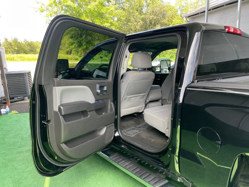 Used 2018 Chevrolet Silverado 1500 Custom w/ Custom Value Package AWD/4WD image 39